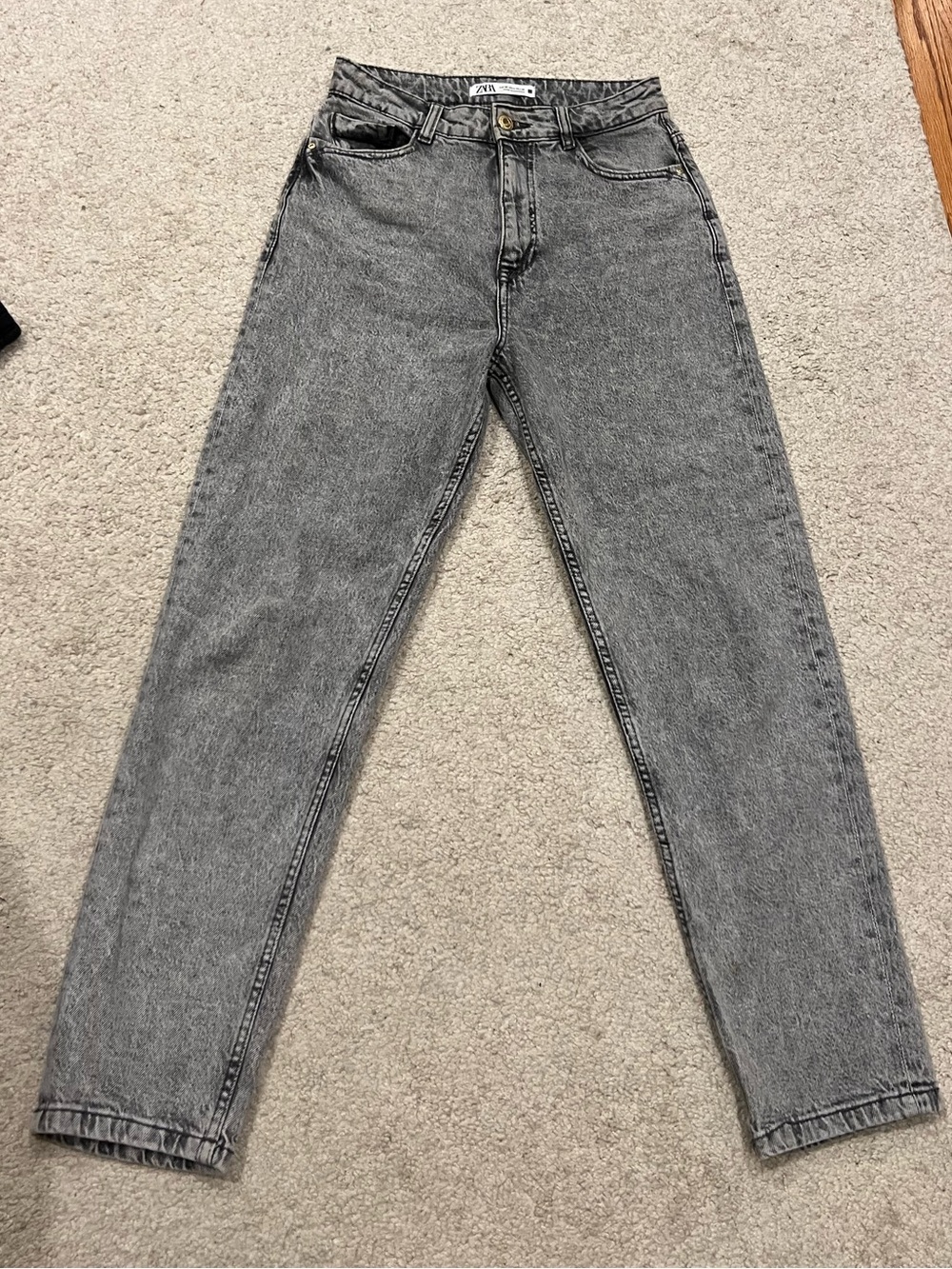 Zara Women's Straight Leg Jeans in Grey Wash